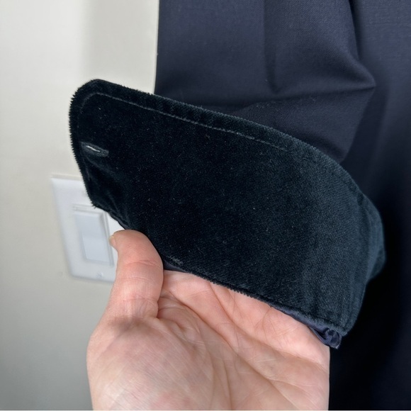 Faconnable Women’s Stretch Wool Shirt Jacket with Velvet Flip Cuffs Black M - Picture 2 of 10